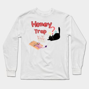 black cat mouse honey trap love Long Sleeve T-Shirt
